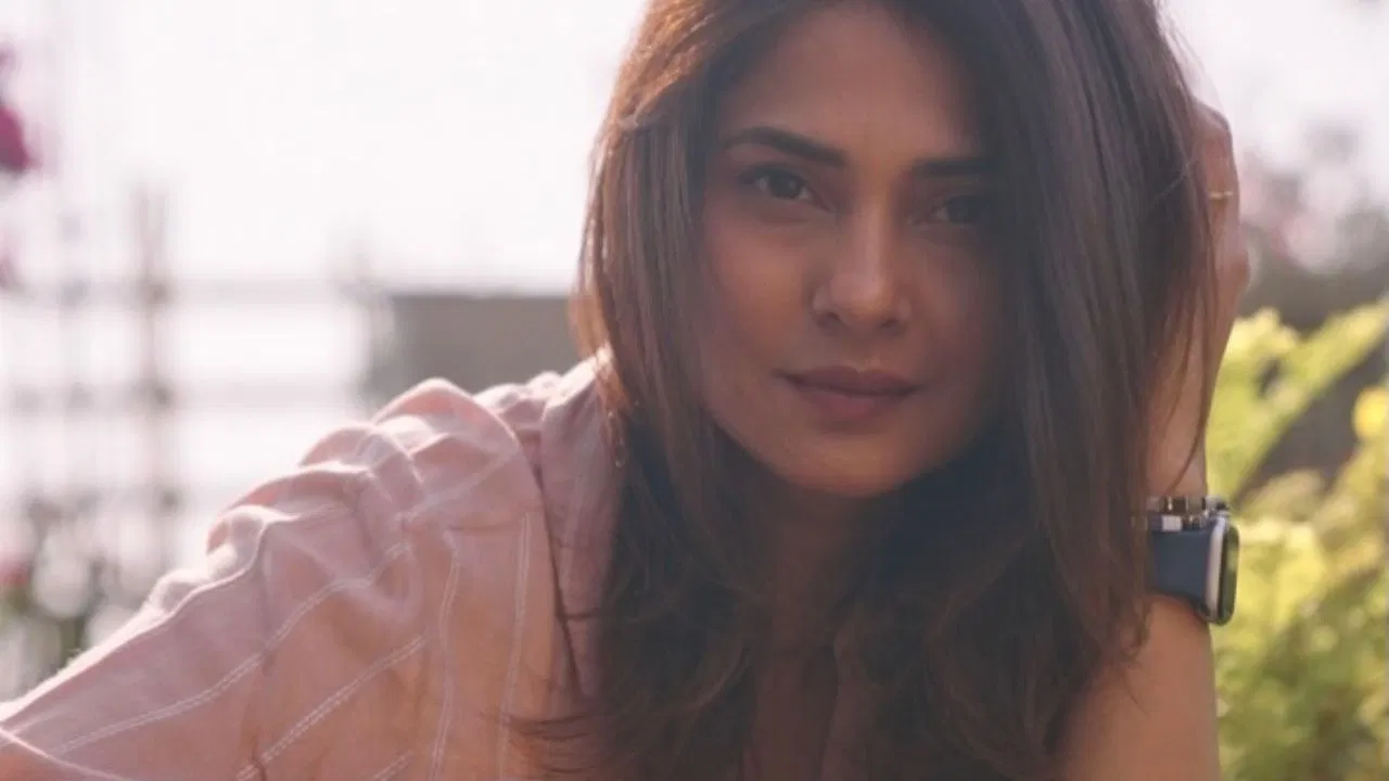 Jennifer Winget: कभी जम्हाई लेते-कभी मस्ती करते… ऐसे बीता जेनिफर विंगेट का लंबा सा मार्च, एक्ट्रेस ने शेयर की खूबसूरत Photos
